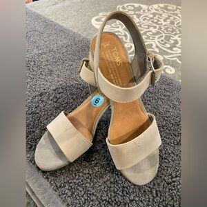 TOMS Women's Sandals - Light gray